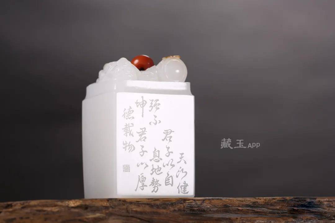 刮痧板、掏耳勺，和田玉里的那些奢饰品你见过几个！